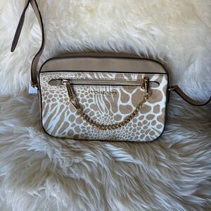Michael Kors Jet Set East West Chain Crossbody bag in a camel giraffe print NEW